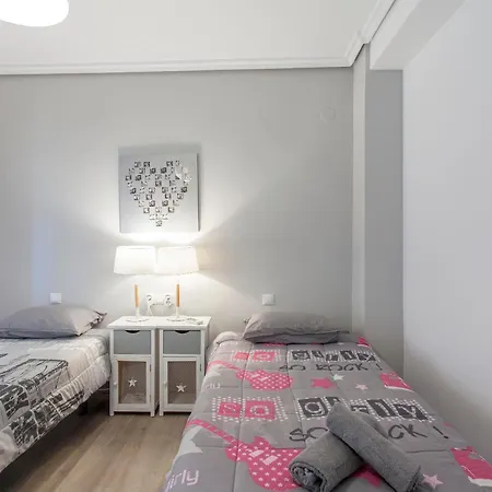 Flat 3 Bedroom In Extramurs Валенсия