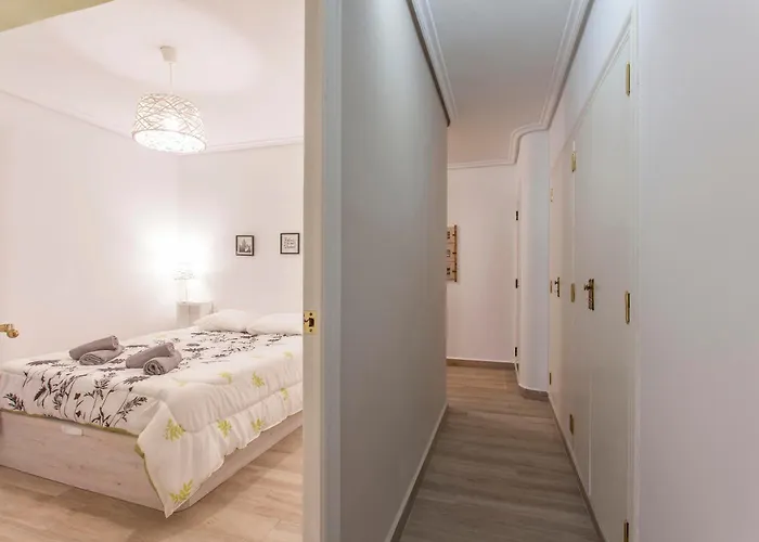 Flat 3 Bedroom In Extramurs Valenza