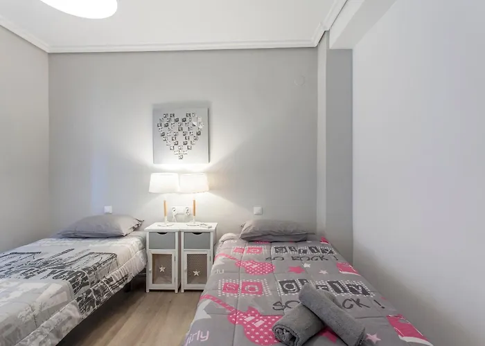 Flat 3 Bedroom In Extramurs Valenza